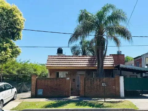 VENTA CASA 3 AMBIENTES ITUZAINGO PARQUE Y COCHERA