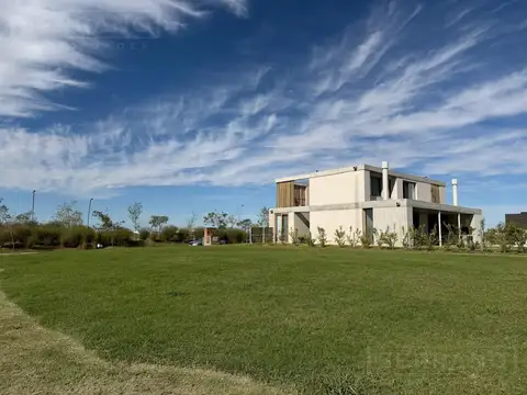 Venta lote interno en esquina en Puertos, Escobar