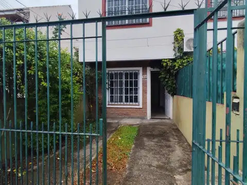 VENTA DUPLEX QUILMES APTO CREDITO JARDIN Y COCHERA