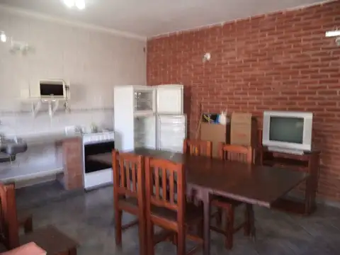 ALQUILO VIVIENDA AVDA 3 ZONA SUR DEPTO AMPLIO 3 DORMITORIOS: A2188 D