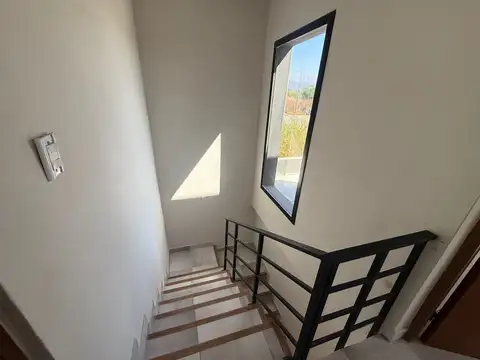 CASA DUPLEX A ESTRENAR EN VENTA VIA AURELIA 2 DORM