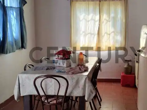 44 entre 306 y 307 , Piso 0