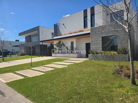 Casa  en Venta en Carpinchos, Nordelta, Tigre