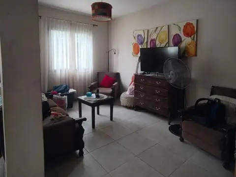 Casa 10 ambientes con 3 baños