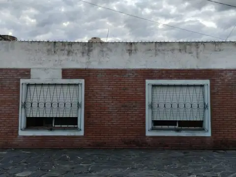 IMPORTANTE PROPIEDAD (CASA) 81 Mts2 con FDO en V BALLESTER !