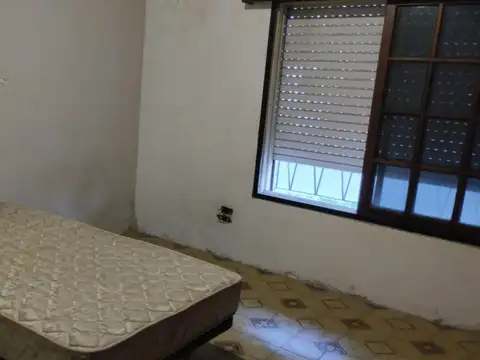 IMPORTANTE PROPIEDAD (CASA) 81 Mts2 con FDO en V BALLESTER !