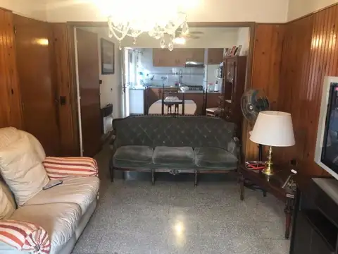 Casa 6 ambientes con 1 baño