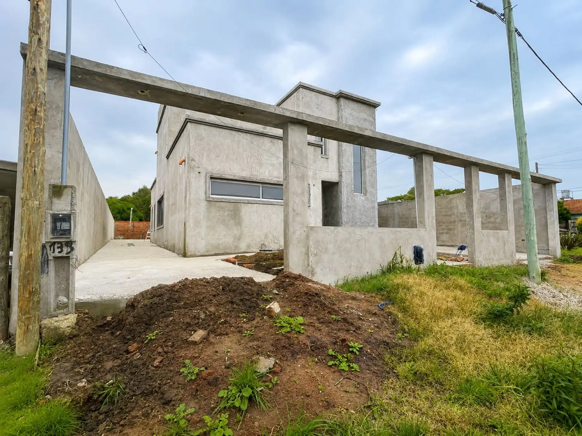 VENTA CASA DE DISEÑO EN CONSTRUCCION ZONA SUR