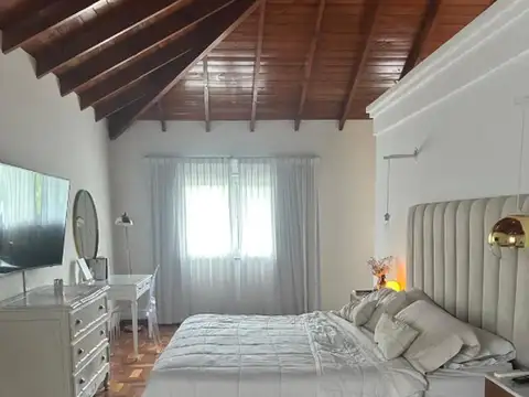 Casa de 6 ambientes en Club de Campo El Lauquén. Canning, San Vicente.