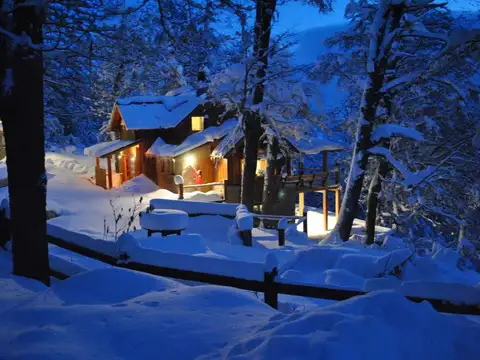 Casa 10 ambientes con 4 baños