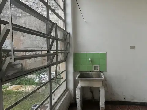 Casa en alquiler de dos dormitorios, jardin