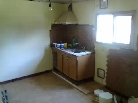 Casa 3 ambientes con 1 baño