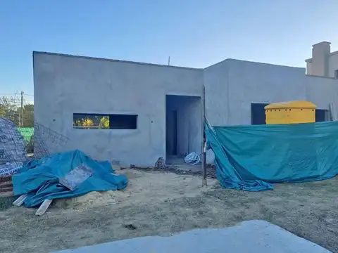 VENTA CASA A ESTRENAR EN BARRIO PAMPA - LA LONJA
