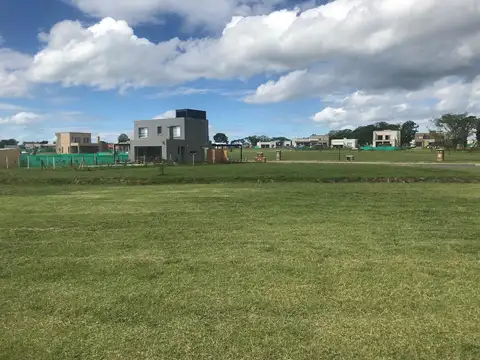 Terreno en Venta en Pilar del Este - Santa Lucia, USD 52.000