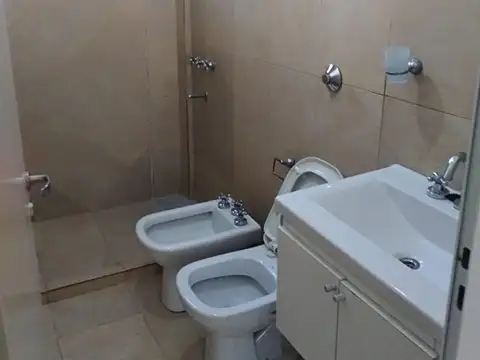 Av, Edison  675 , Piso 3