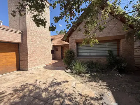 Casa en Alquiler en Villa Belgrano, USD 1.700