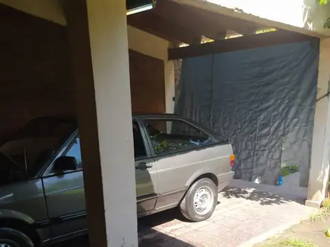 Casa en dos plantas sobre terreno 10x35m