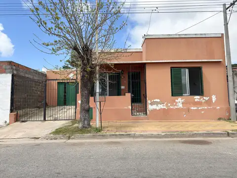 CASA EN VENTA 2 HAB JARDIN QUINCHO COCHERA TANDIL