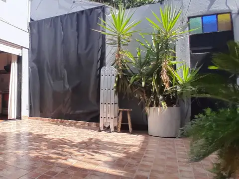 Julián Segundo Agüero 700