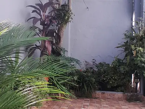 Depto Tipo Casa en Venta con 1 cocheras