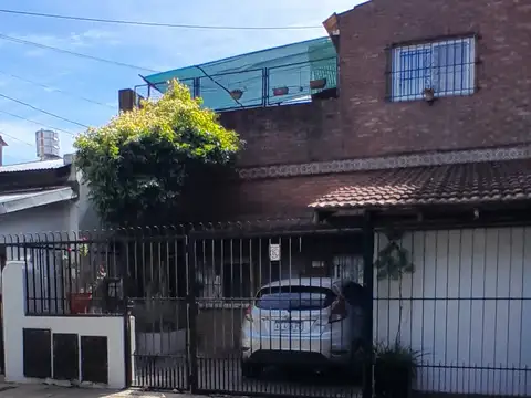 PH en Venta Vicente Lopez con Cochera ( SON DOS PHS ) uno en Planta baja y otro en primer piso