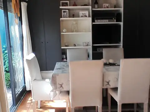 Depto Tipo Casa 5 ambientes con 2 baños