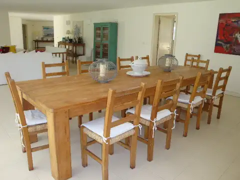 Casa 8 ambientes con 8 baños