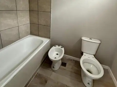 Depto Tipo Casa 4 ambientes con 2 baños