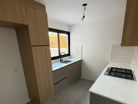José Pedro Varela 5000, Piso 1°