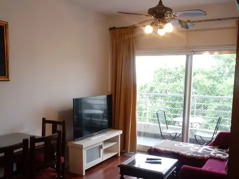 ESPECTACULAR 2 AMBIENTES,  con PILETA , TOTALMENTE AMOBLADO y equipado, GIMNACIO, SUM  y LAUNDRY,  VIGILANCIA  24 hs., IMPECABLE, MUY LUMINOSO.