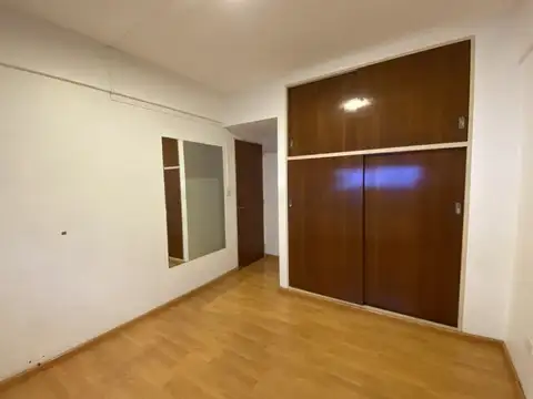 DEPTO 3 AMBIENTES CON 2 PATIOS EN LANÚS ESTE