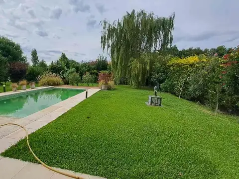 VENTA CASA 5 AMBIENTES BARRIO LAS LIEBRES GARIN