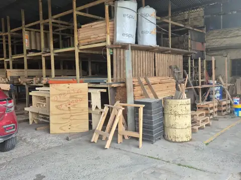 GALPON CON CASA SOBRE 4 LOTES EN GUERNICA