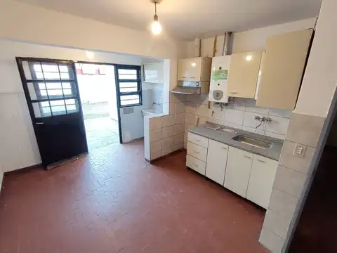 VENTA DE CASA EN POETA LUGONES 4 DORMITORIOS