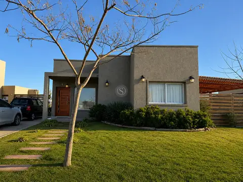 Casa  en Venta en Santa Elena, Pilar del Este, Pilar