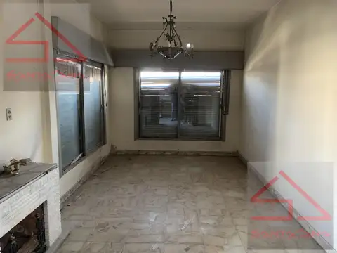 Depto Tipo Casa en Venta en Ramos Mejía Sur, USD 105.000