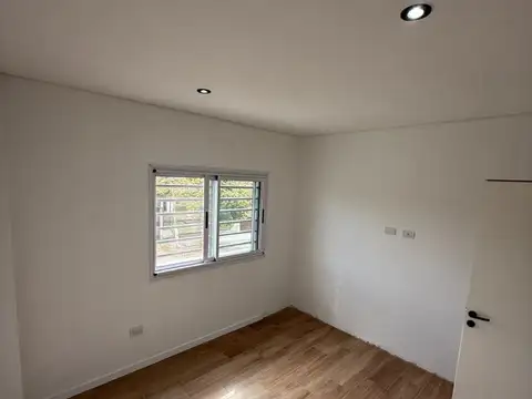 Casa en Venta en El Palomar, USD 145.000