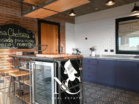 Casa en Alquiler con 1 cochera