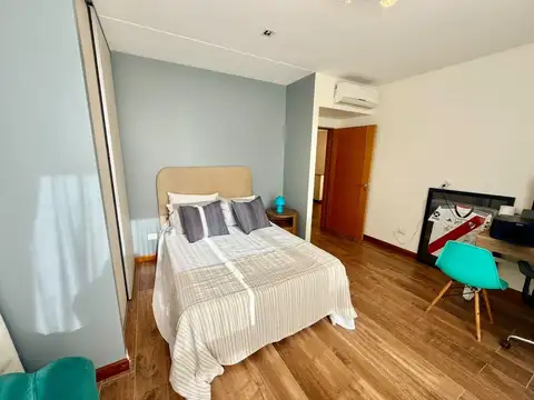 Casa 8 ambientes con 6 baños