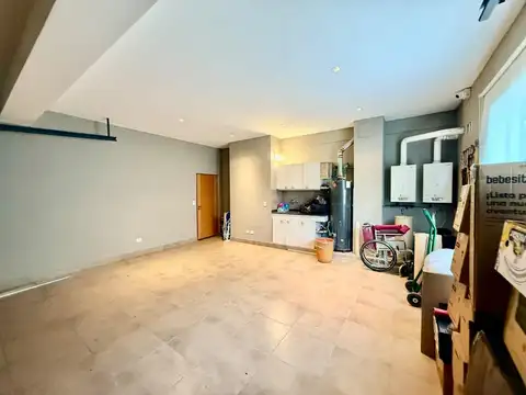 Casa en Alquiler en Tristán Suárez, USD 3.300