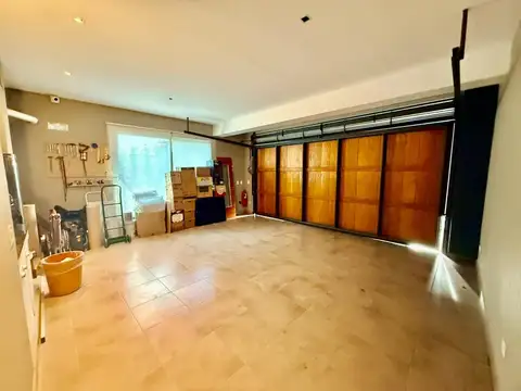 Casa 8 ambientes con 6 baños