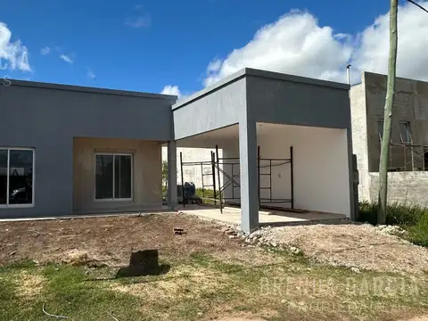 SAAVEDRA ENTRE REMEDIOS DE ESCALADA Y MAIPU