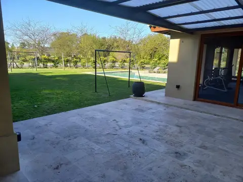 Casa 7 ambientes con 3 baños