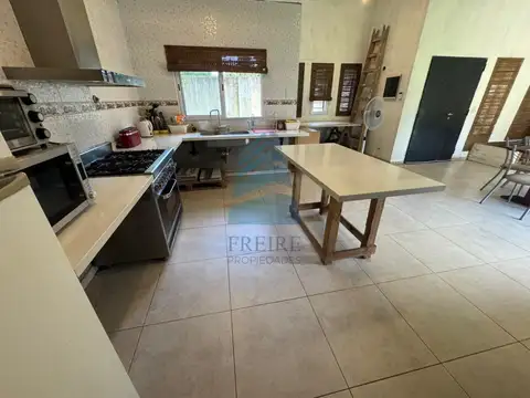 Casa 2 ambientes con 1 baño