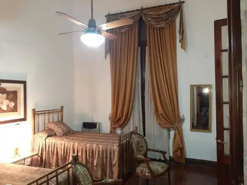 IMPECABLE CASA EN PLENO CENTRO