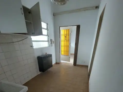 TIPO CASA 3 AMBIENTES PLANTA BAJA FRENTE - CON LOCAL - PATIO - TERRAZA -