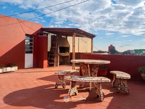 VENTA - Casa 3 dormitorios y quincho con parrillero - Barrio Gral. José de San Martín, Rosario.