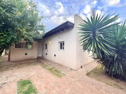 Casa en Alquiler en Villa Elisa [Cod: 1-13639017084021]