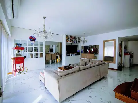 Departamento en Venta de 5 ambientes