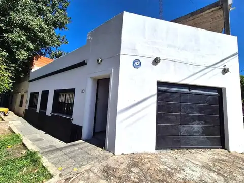 APTO CREDITO - CASA 3 AMB CON COCHERA y TERRAZA - V. BONICH